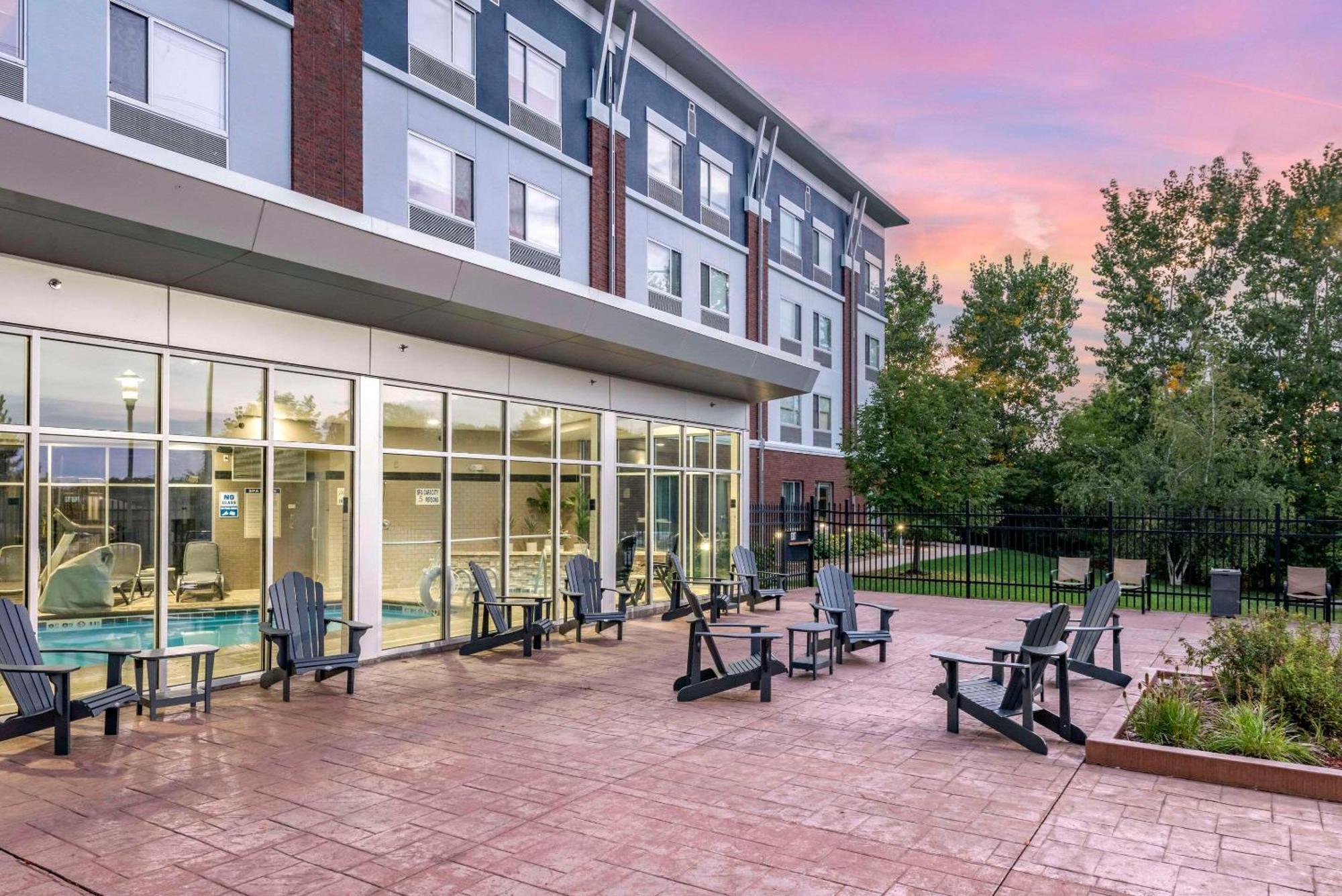 Cambria Hotel Minneapolis Maple Grove Exterior photo