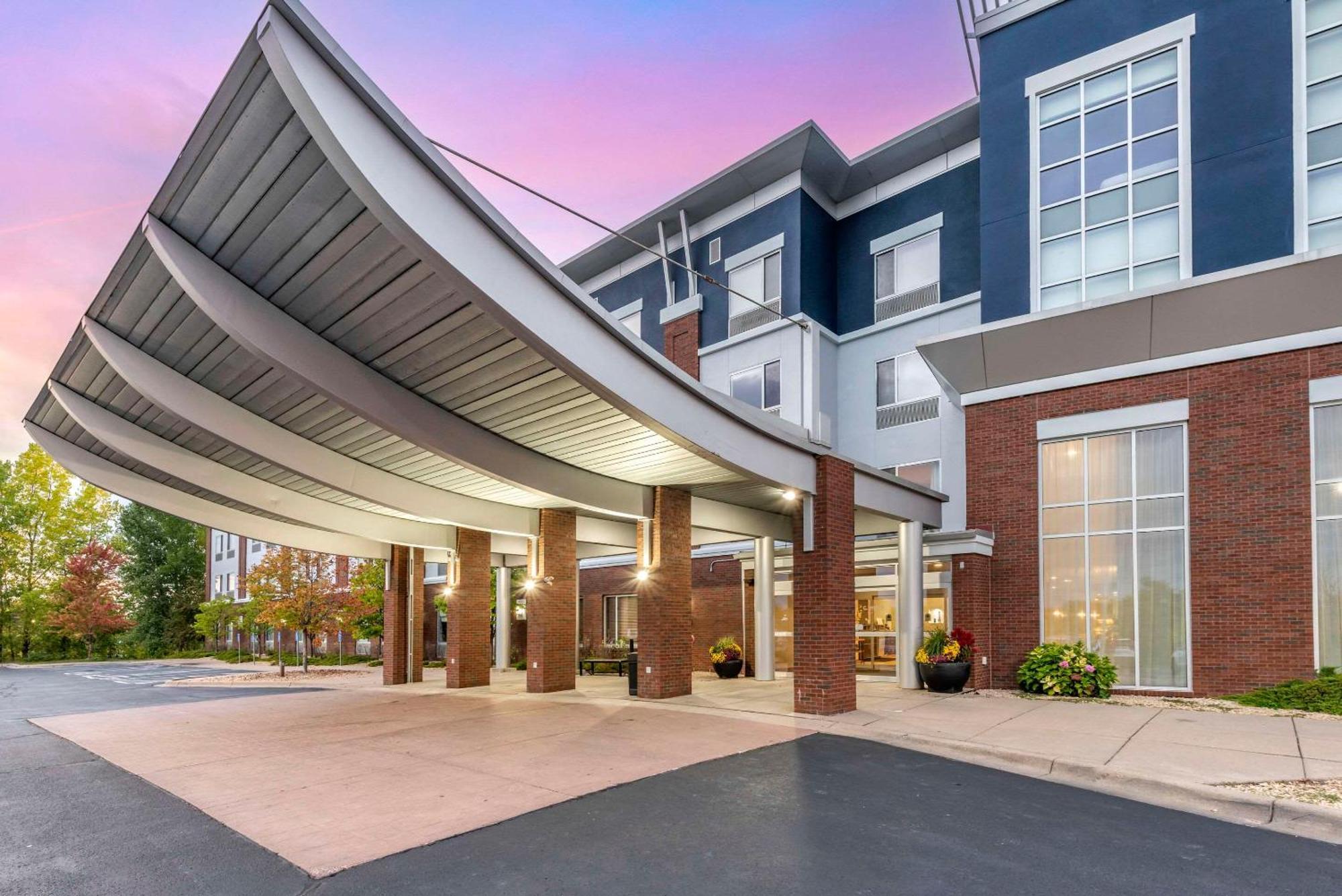 Cambria Hotel Minneapolis Maple Grove Exterior photo